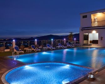 Purest Hotel Sungai Petani - Sungai Petani - Pool