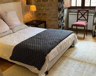 Medieval house with character - Loubressac - Chambre