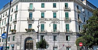 Hotel Plaza - Salerno - Building