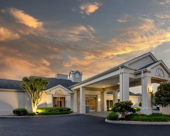 Best Western Plus Inn at Valley View - Roanoke - Edifício