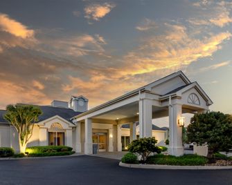 Best Western Plus Inn at Valley View - Roanoke - Rakennus