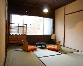 Itoya Stand Guesthouse Kyoto - Kioto - Sala de estar