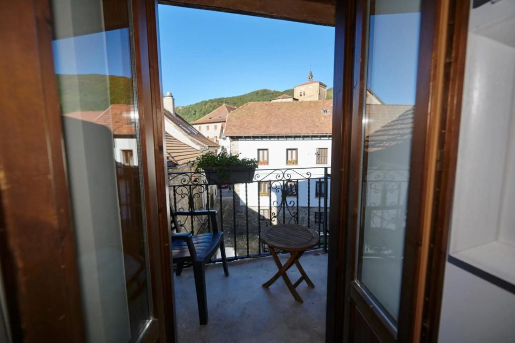 هوستال لولا