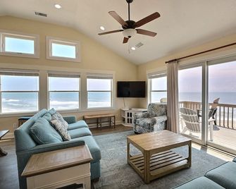 Ocean Point- Incredible Ocean Views- Step onto the Beach! Community pool - Buxton - Living room