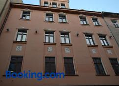 Sleepwell Apartments - Legnica - Gebouw