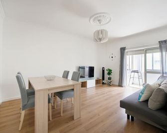 Casandrade 148 - Lisbon South Bay - Alhos Vedros - Dining room