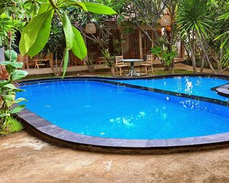 Oasis Villas - Gili Trawangan - בריכה