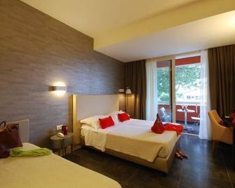 Hotel Joseph - Marina Di Pietrasanta - Bedroom