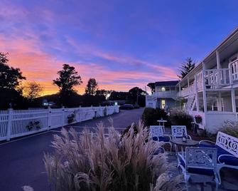 The Escape Inn - South Yarmouth - Patio
