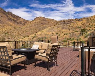 60-acre custom home with breathtaking views of city of Las Cruces & Organs! - Las Cruces - Balcony