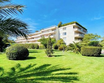 Beautiful Studio with shared pool - Saint-Tropez - Bâtiment