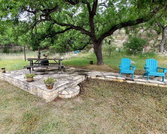 Romantic Cabin Getaway - Reset 4 the 2 of You - Hotub - Milky Way - Dream Views - Medina - Patio