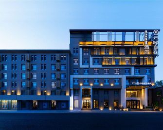 Yunyi Zizai Hotel (Hohhot Meteorological Bureau Military Area) - Hohhot - Building