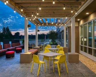 Home2 Suites by Hilton Fayetteville North - Fayetteville - Gebouw