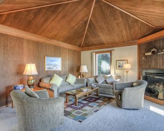 Little Creek Cove Beach Resort - Newport - Living room