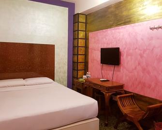 Flyk Hotel - Skudai - Спальня