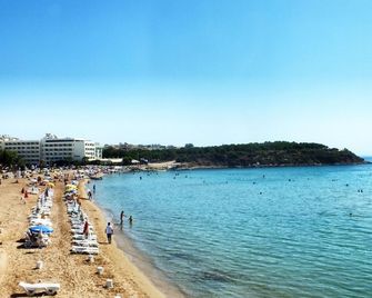 Tuntas Suites Altinkum - Didim - Beach