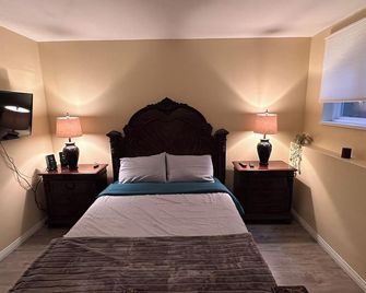 Deep Cove 3 Bedroom for rent - North Vancouver - Bedroom