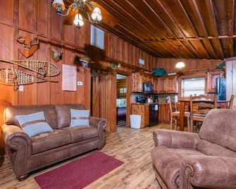 On River Time at Lobo #9! Cabin on Little Red River in Heber Springs - Heber Springs - Living room
