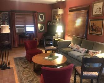 Easy Living - Naperville - Living room