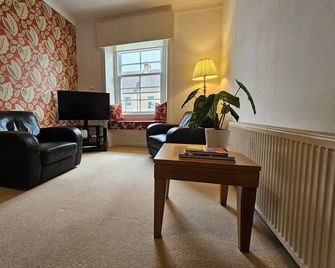 Charming Biggar High Street Retreat - 2 Bedrooms - Biggar - Obývací pokoj