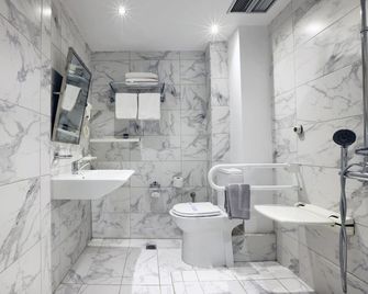 ABC Hotel Thessaloniki - Thessaloniki - Bad