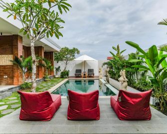 The Lavana Hi Inn Uluwatu - קוטה - בריכה