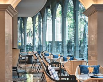 هوتل إنديجو شينزين أوفرسيز تشاينيز تاونا باي آيتش جي - شينزهين - بار