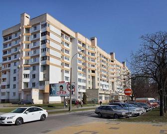 Paulmarie Apartments On Masherova 80 - Brześć - Widok na zewnątrz
