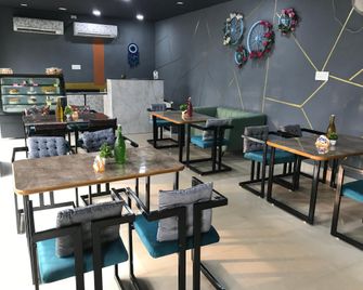 The Bay Inn - Konark - Restaurant
