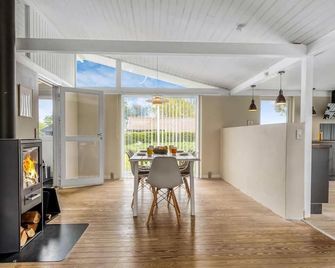 Family-Friendly Activity House By The Sea - Frederikshavn - Spisesal