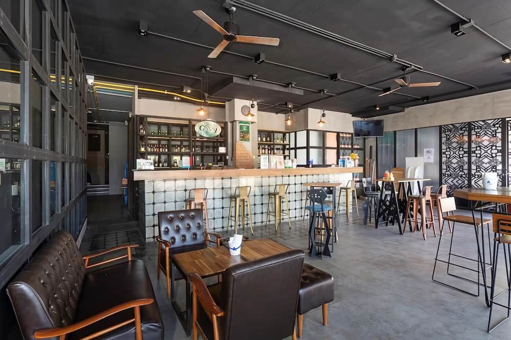 مايا فوكيت أيربورت هوتل - Sakhu - بار