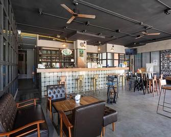 Maya Phuket Airport Hotel (SHA Plus+) - Sakhu - Bar