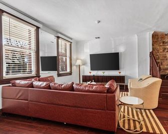 Family & Group Trips To DC - 4-Br Close to Metro - Washington - Soggiorno