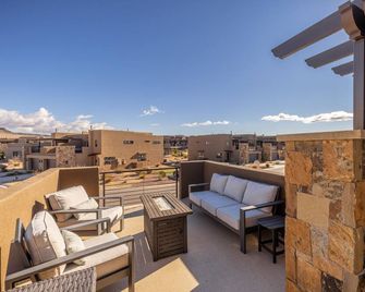 Private Hot Tub & Fire Pit - Sleeps 10 Near Pool - Saint George - Balcony