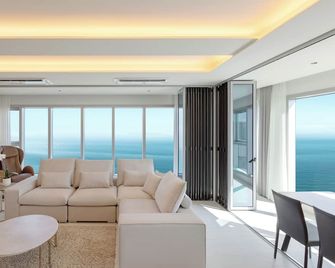Newcz Haeundae Residence - Busan - Living room