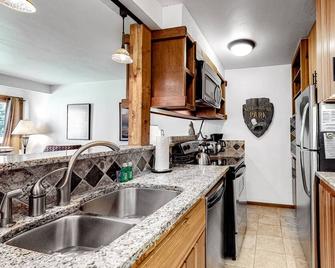 Tamarack - Wilson - Kitchen