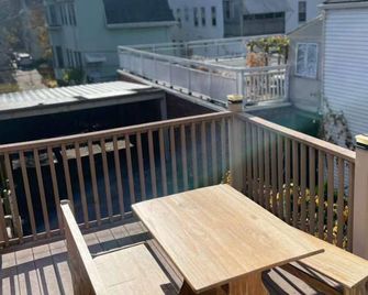 Homestay - B&b - Near South Boston - Jfk-Umass Area - Boston - Balcon