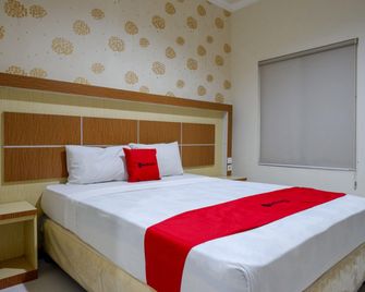 RedDoorz @ Hotel Bumi Palupy - Palu