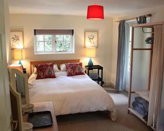 Cedar-tiled Cottage in own Garden, in Grounds of Nearby Owner's House - Brockenhurst - Bedroom