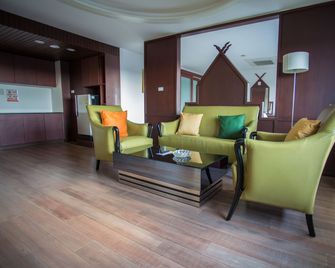 Seeharaj Hotel Uttaradit - Uttaradit - Sala de estar