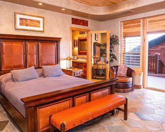 Cougar Ridge Lodge - Torrey - Bedroom