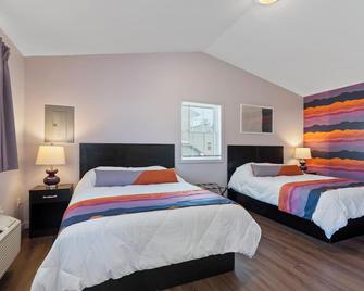 Wagon Wheel Motel - Saco - Bedroom