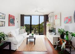 Treetop Retreat Five Minute Stroll To The Beach - Bondi - Sala de estar