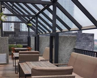 Liberta Hotel Kemang - Jakarta - Balcony