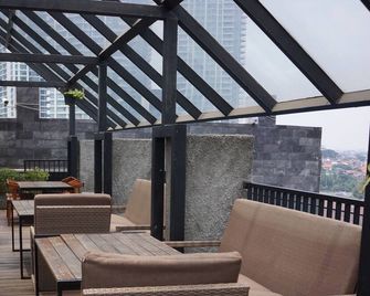 Liberta Hotel Kemang - Yakarta - Balcón