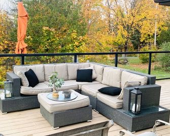 Big Family & Multi-Family Cottage With Incredible View, Hot Tub & Sauna - Dunchurch - Balcony