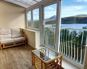 Loch Rannoch Highland Club Red Squirrel Lodge 8 - Kinloch Rannoch - Balcony