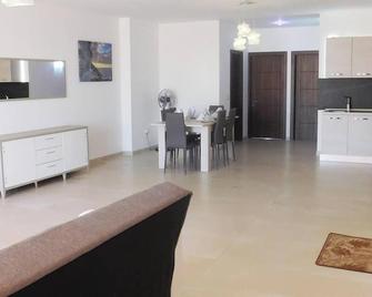 Homerez - Apartment in Għajnsielem - Ħamrun - Dining room