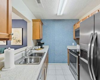 Wiregrass WelcomeTownhome Single garage. 5 min. to FT Novosel - Enterprise - Keuken